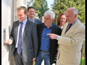 Borne automatique carte grise
